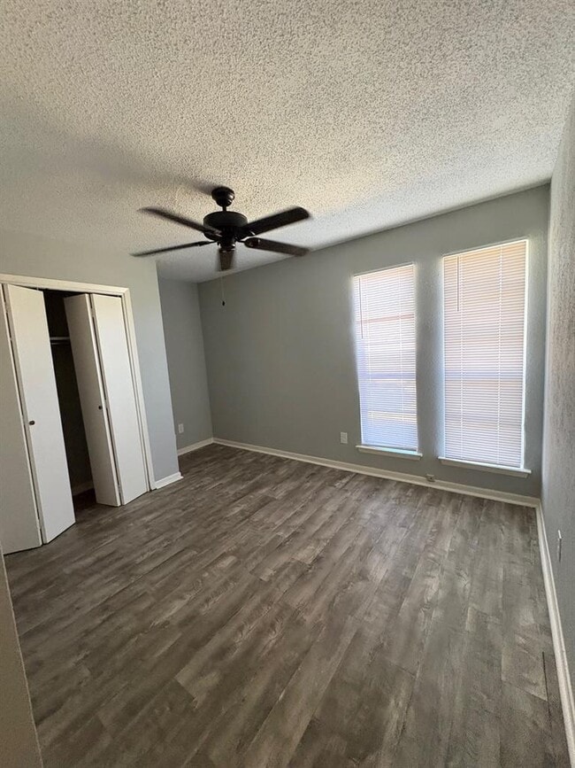 Building Photo - 317 W William Cannon Dr