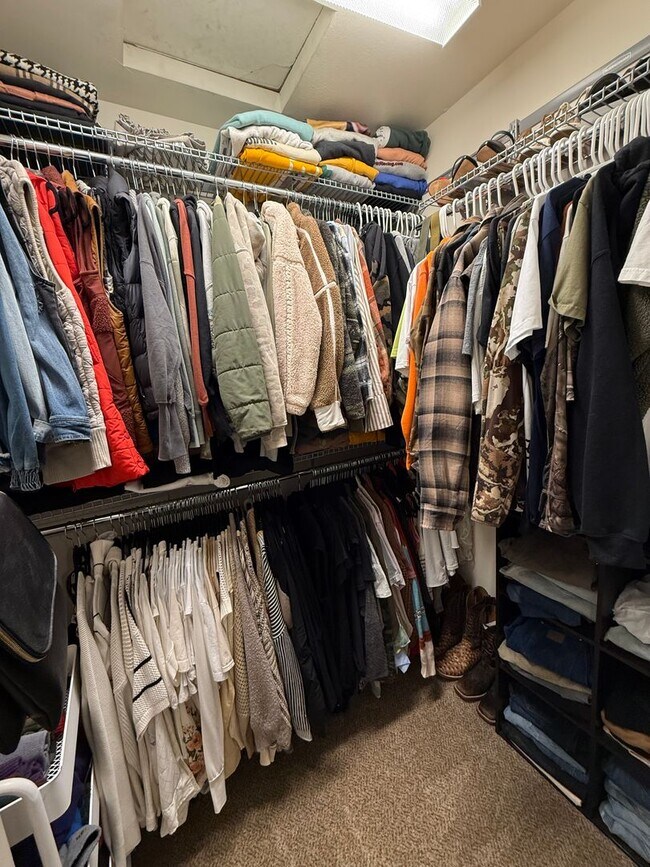 Building Photo - NEW YEAR NEW HOME! 3 bed, 2.5 bath, 2 car garage in South Anchorage