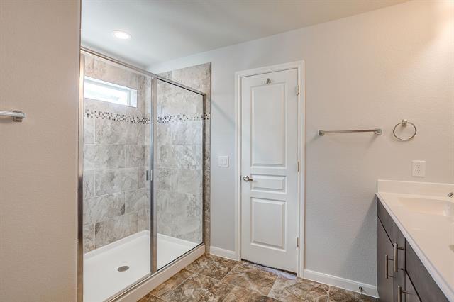 Building Photo - 817 Woodmark Dr