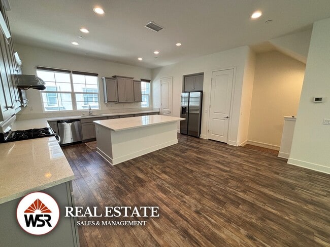 Building Photo - Stunning 4 Bedroom Townhome in the Heart of Chino Hills