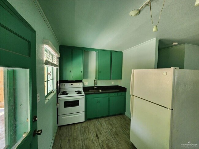 Building Photo - 2100 N 12th St