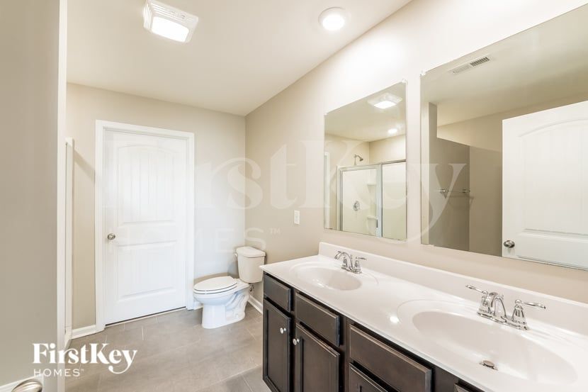 Building Photo - 4131 Park Crossings Dr