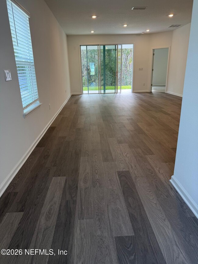 Building Photo - 644 Farmfield Dr