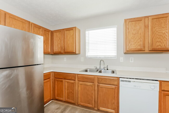 Building Photo - 6050 Flagstaf Walk