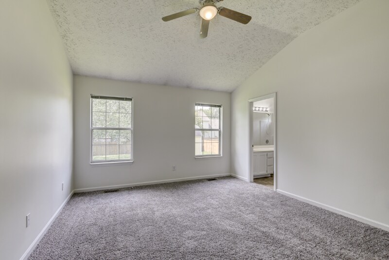 Building Photo - 1101 Pebble Creek Ct E