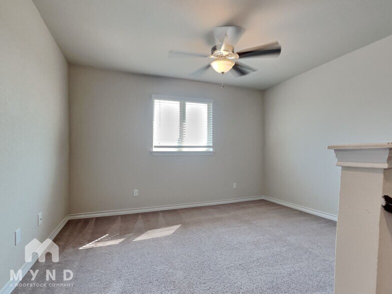 Building Photo - 3801 Soft Shore Ln
