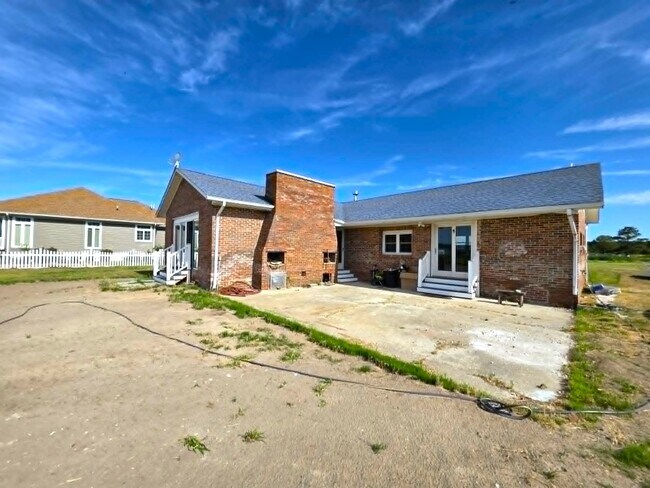 Building Photo - 22931 Steele Dr