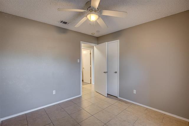 Building Photo - 420 Revolution Ln