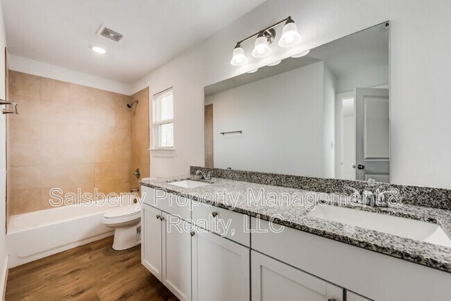 Building Photo - 113 Lynn Ct