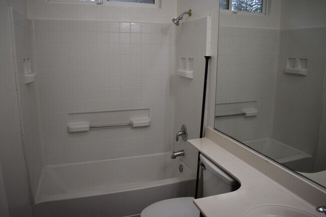 Building Photo - 1234 Catalina Dr