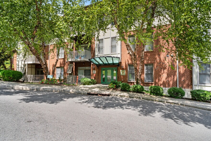 Building Photo - 3100 West End Cir