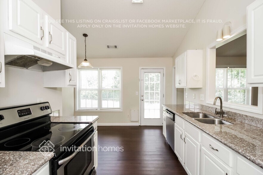 Building Photo - 2823 Sam Calvin Dr