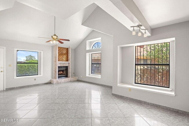 Building Photo - 1433 Sierra De Oro Dr
