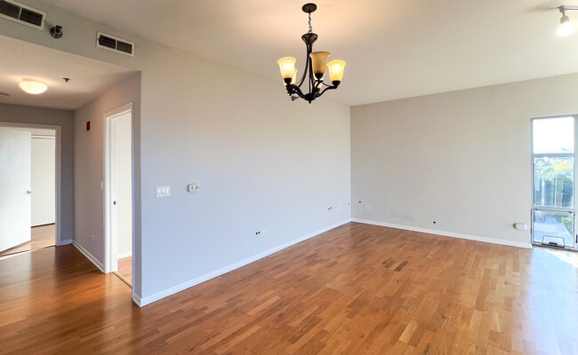 Building Photo - 100 N Hermitage Ave