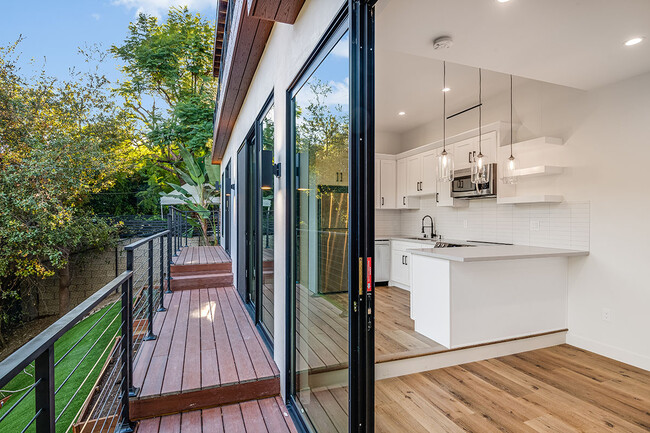 Living room Sliding door - 4100 Sumac Dr