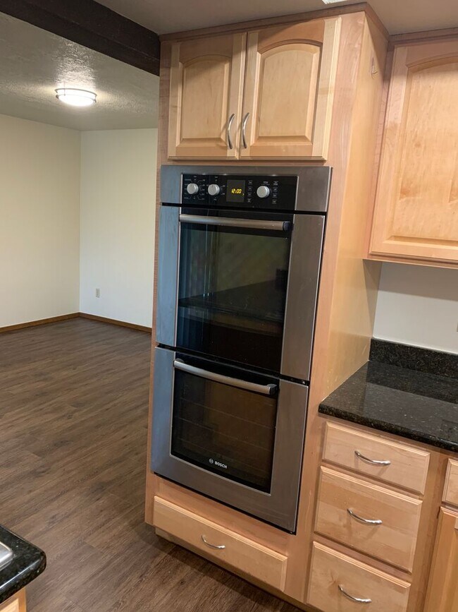 Building Photo - 3790 NW Wisteria Way