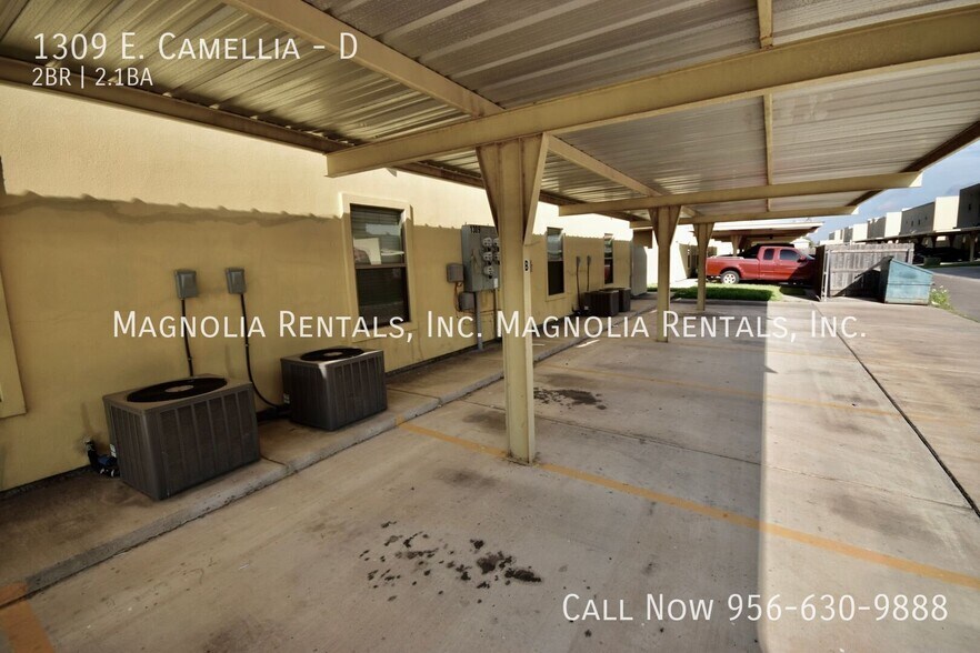 Building Photo - 1309 E. Camellia-D