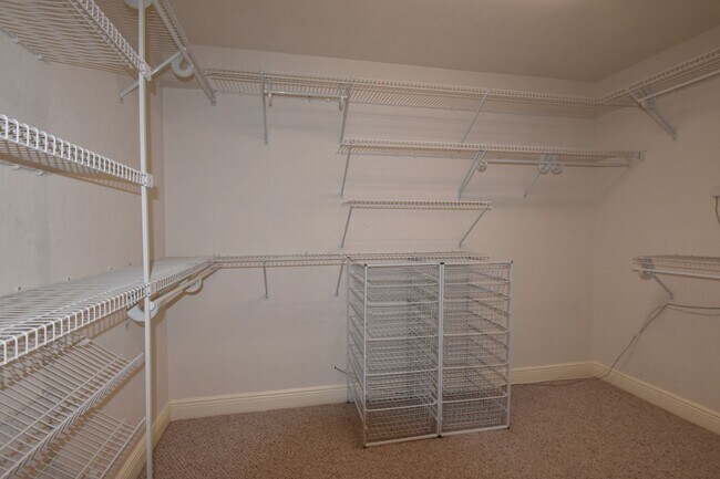 Building Photo - 2414 SW 98 Dr