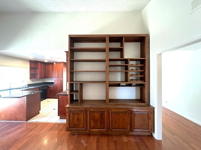 Building Photo - Beautiful 4 Bedroom Single Family Home for Lease in Rancho Cucamonga