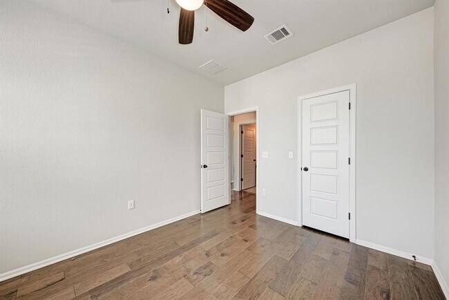 Building Photo - 10201 Cienega Cove