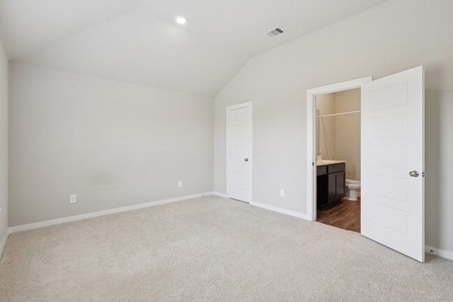 Building Photo - 920 Gentle Moss Dr