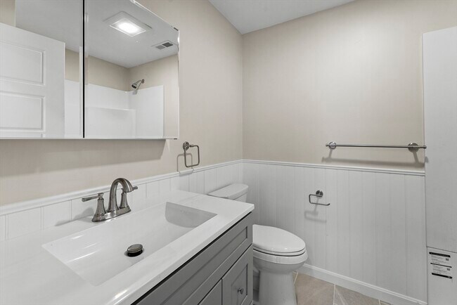 Building Photo - 42 Almont St