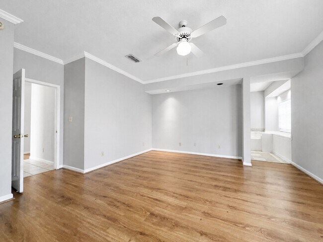 Building Photo - 6121 Bell Rd Manor