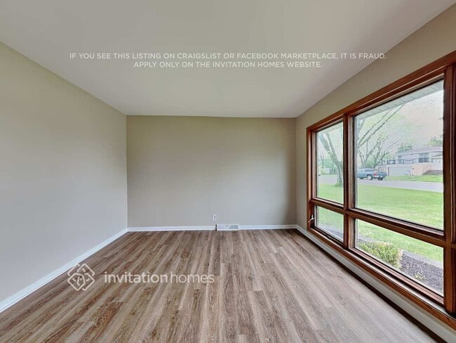 Building Photo - 21 Julie Dr