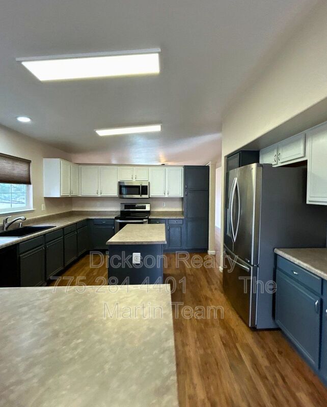 Building Photo - 17825 Fairfax Ct