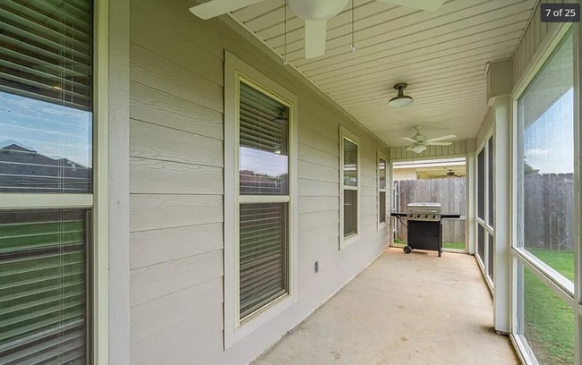 Building Photo - "Charming 3-Bed Retreat in Bossier City with Granite Touches & Gleaming Hardwood Floors!"
