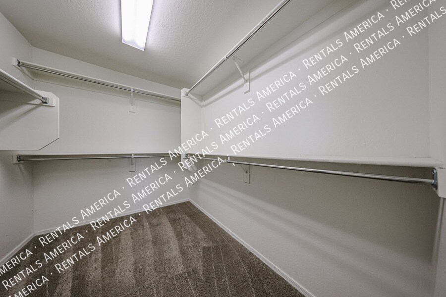 Building Photo - 270 N Scott Dr