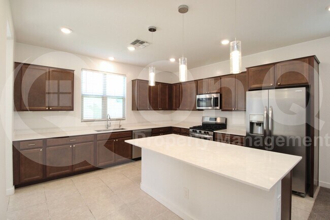 Building Photo - 1158 E Sabino Dr