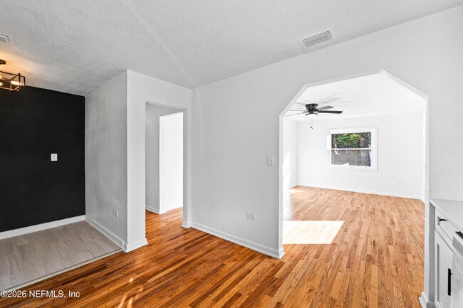 Building Photo - 2389 Hilly Rd