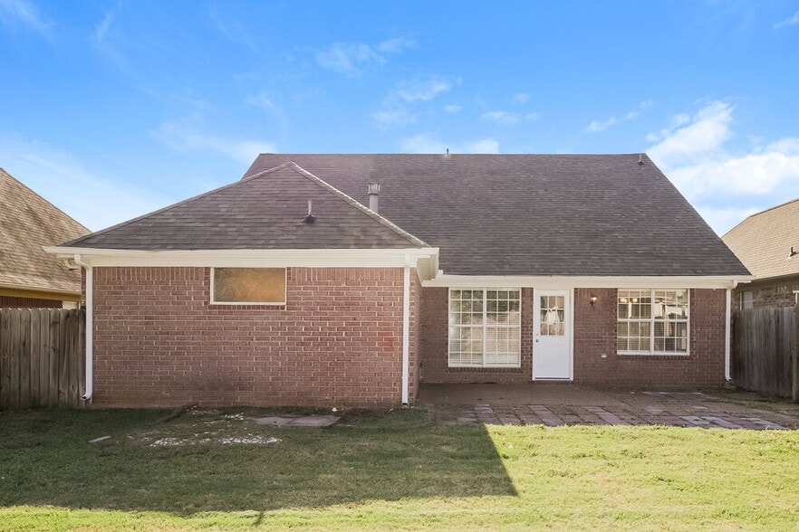 Building Photo - 1424 Radley Cove
