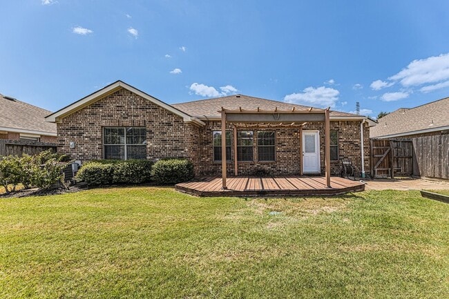 Building Photo - 520 Cedar Branch Dr