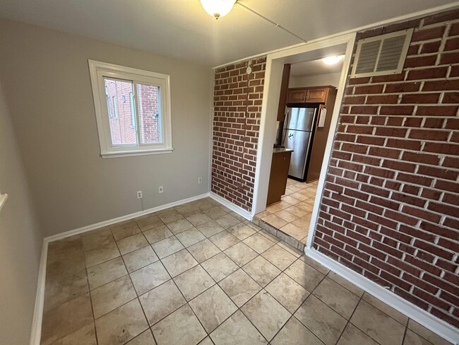 Building Photo - 5338 Chillum Pl NE