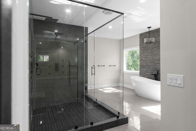 Building Photo - 1331 Diamond Ave SE