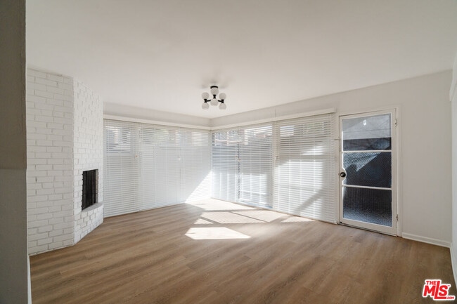 Building Photo - 1147 Horn Ave