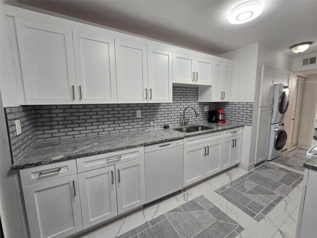 Building Photo - 3400 Blue Lake Dr