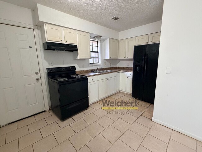 Building Photo - 3 bedroom, 2 bath apartment in Jonesboro