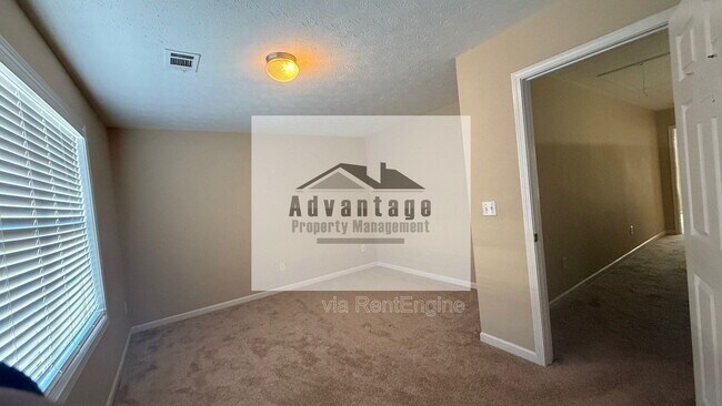 Building Photo - 5025 Village Run Dr