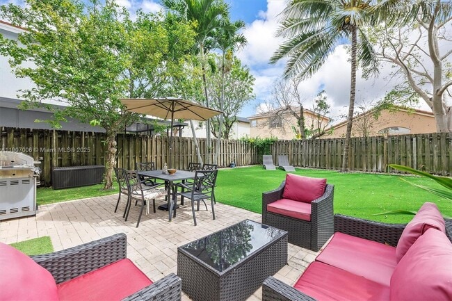 Building Photo - 1431 SE 18th Terrace