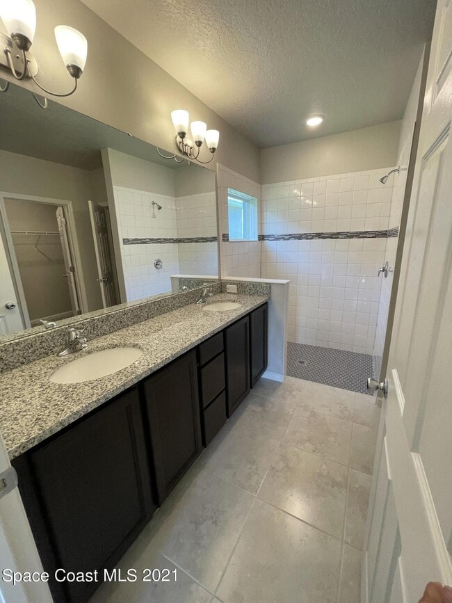 Building Photo - 655 Boughton Way