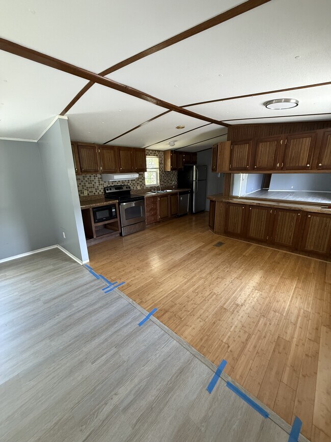 Building Photo - 3719 Fountain Cir