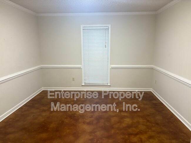 Building Photo - 6894 Hedgewood Ln