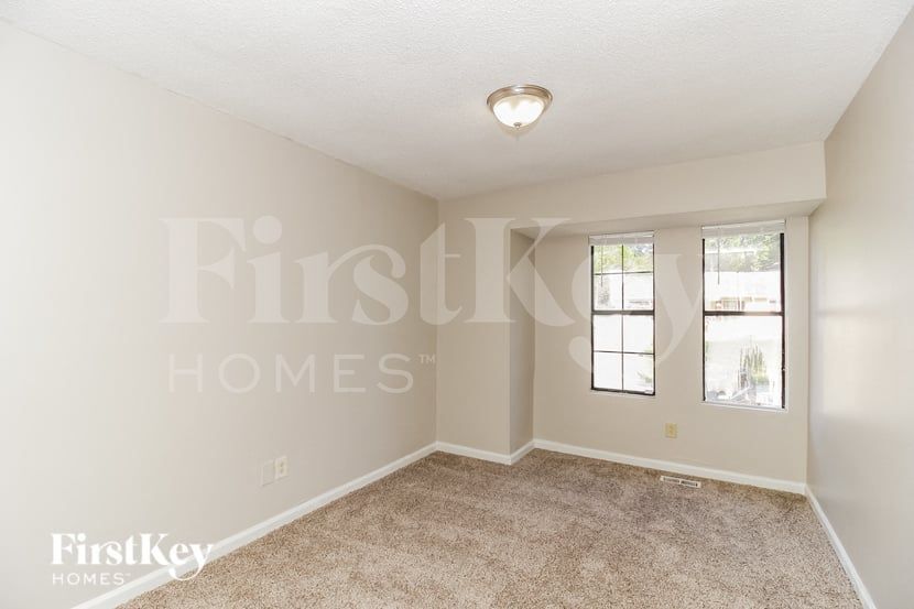 Building Photo - 5211 Scarbrough Ln