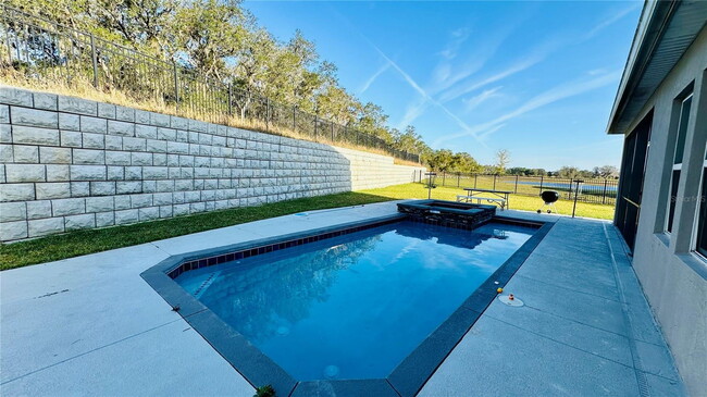 Building Photo - 2525 Camden Park Cir