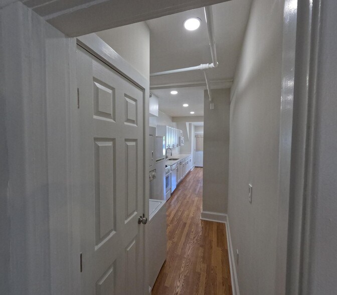 Building Photo - 4317 River Rd NW