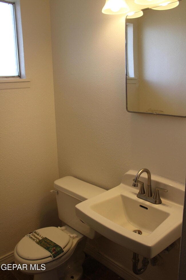 Building Photo - 5656 Sun Valley Dr