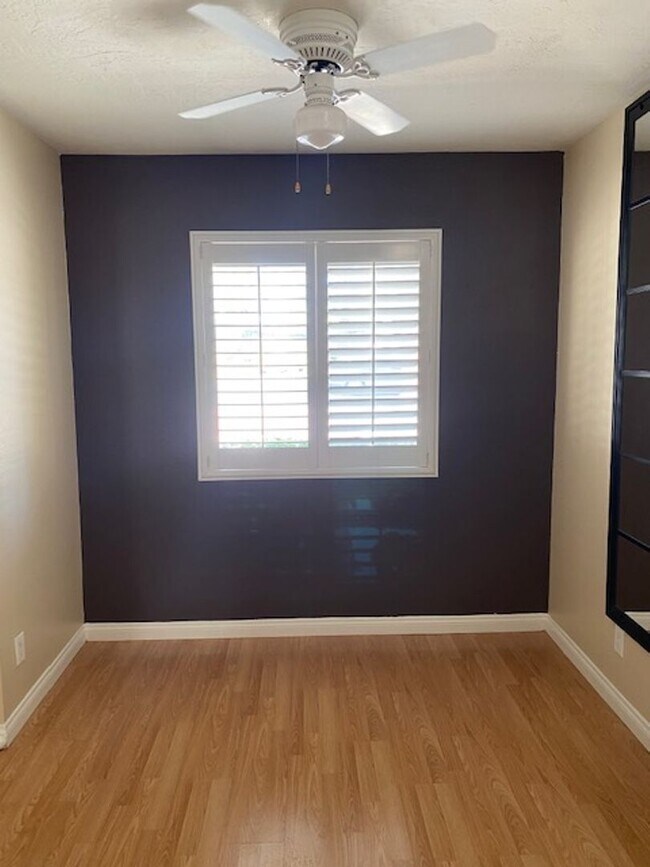 Building Photo - 2 Bed, 1 Bath single story duplex